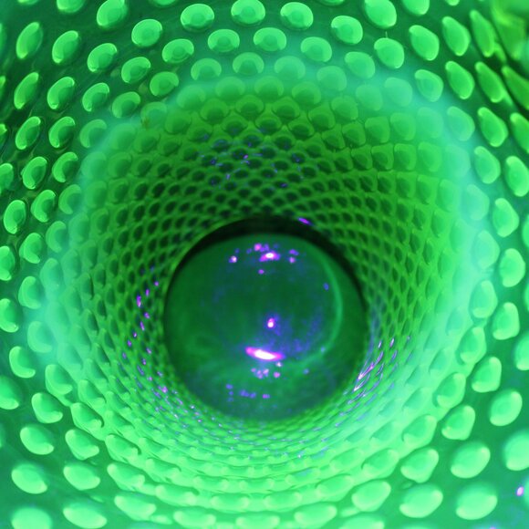 Topaz Opalescent Triangle Vase - Picture 13 of 14